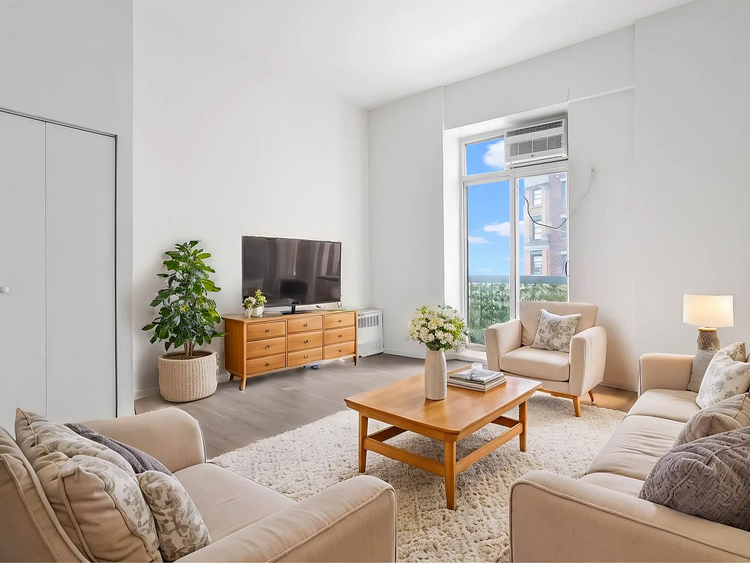 88 Fulton Street — Photo 2