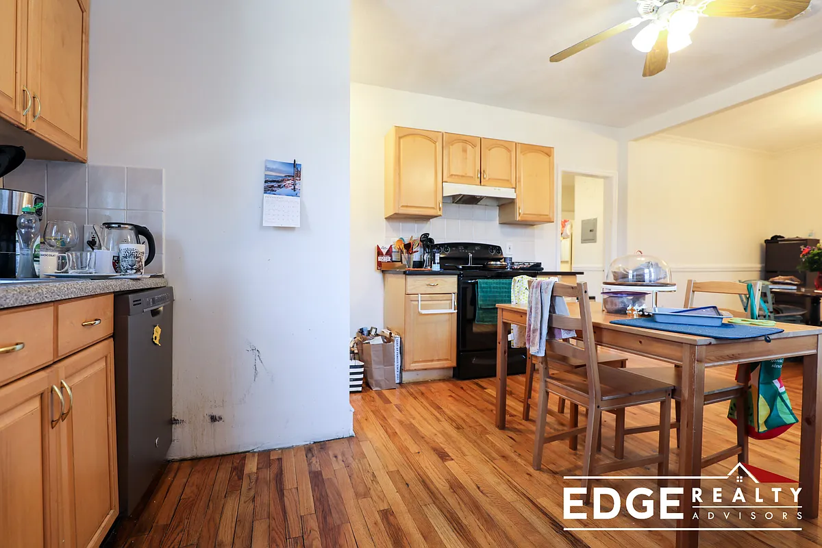 Building Photo - 38 Lawton St #1