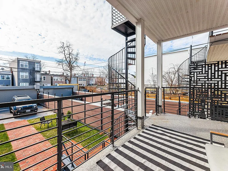 734 Kenyon St NW #2 — Photo 22
