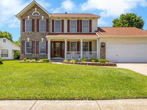 988 Keeneland Rd, Florissant, MO 63034