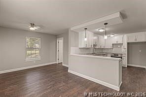 3rd image of 714 Cedar Ln