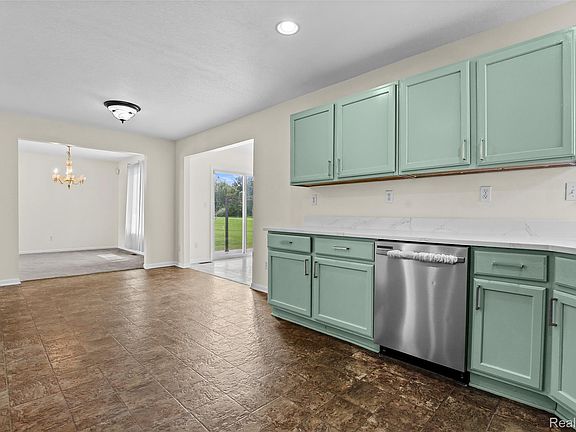 5th image of 33395 Sand Piper Dr