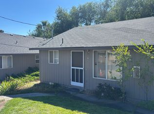 2065 NW Hill St APT 4, Bend, OR 97703