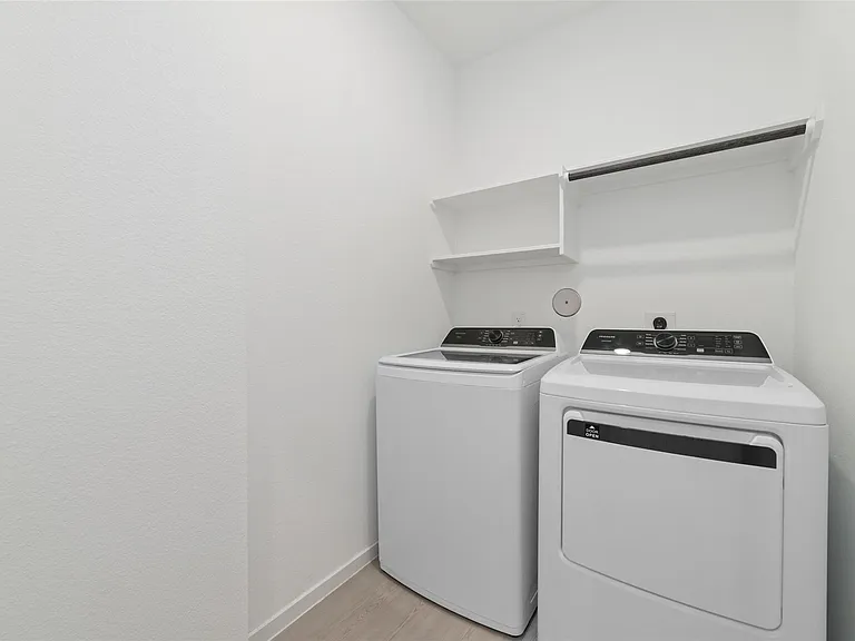 830 Heaven Dr — Photo 23