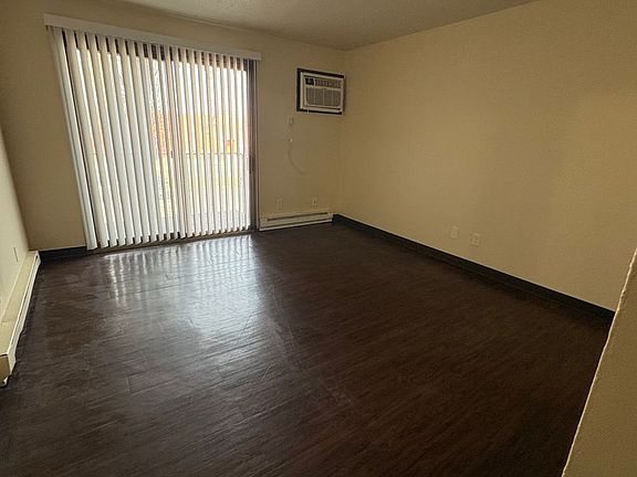 4th image of 2555 Wedgewood Rd #37