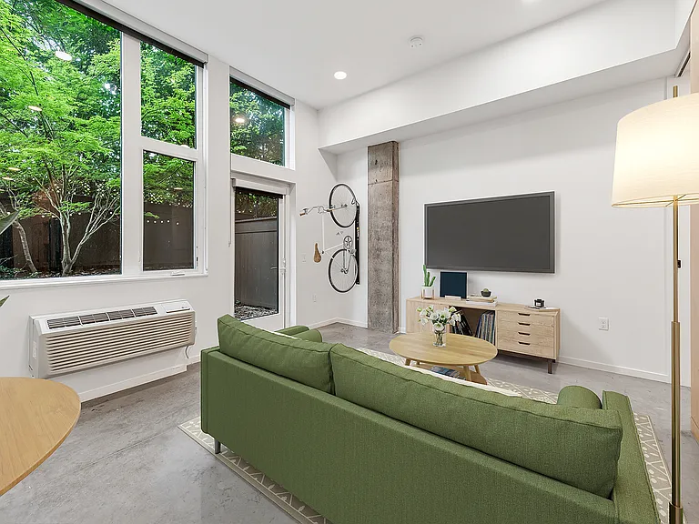 Artisan Apartments — Photo 2