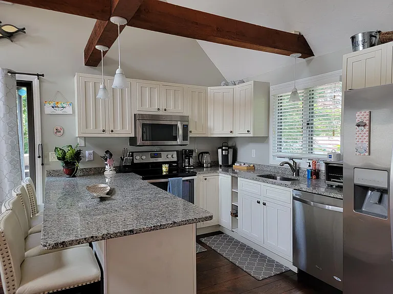 10 Willow Ave — Photo 5