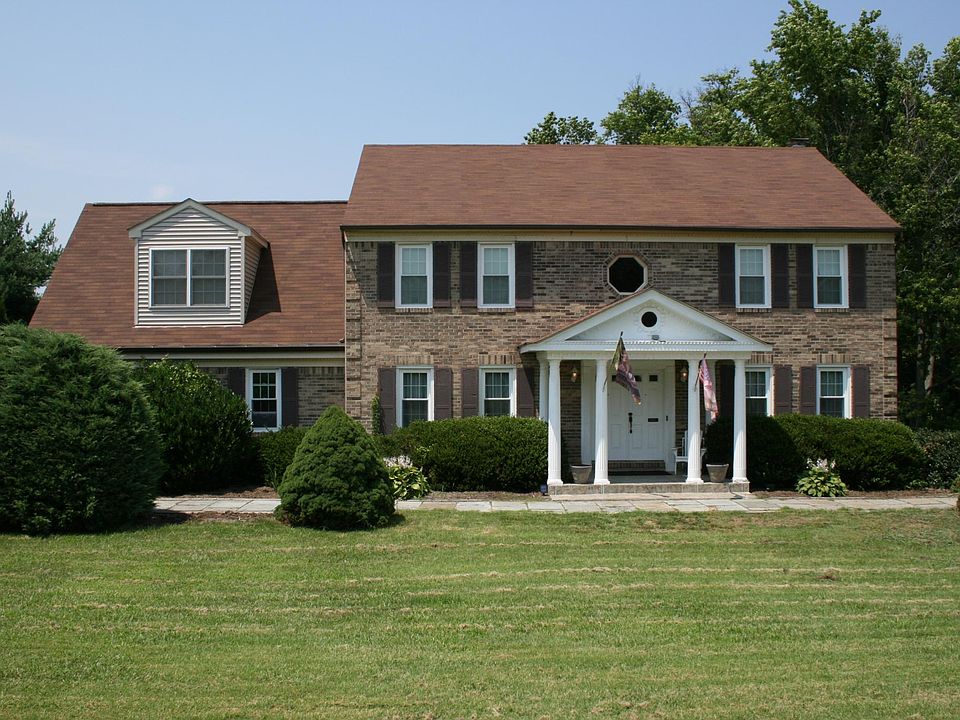 1st image of 860 Bridle Way