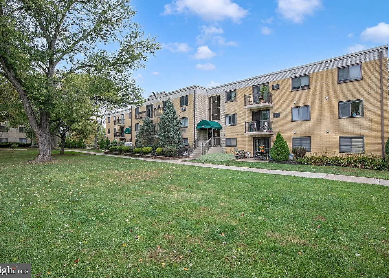 2 bed, 1108 sqft, $1,950 — Photo 1