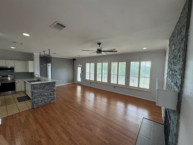 22407 Madison Park — Photo 26