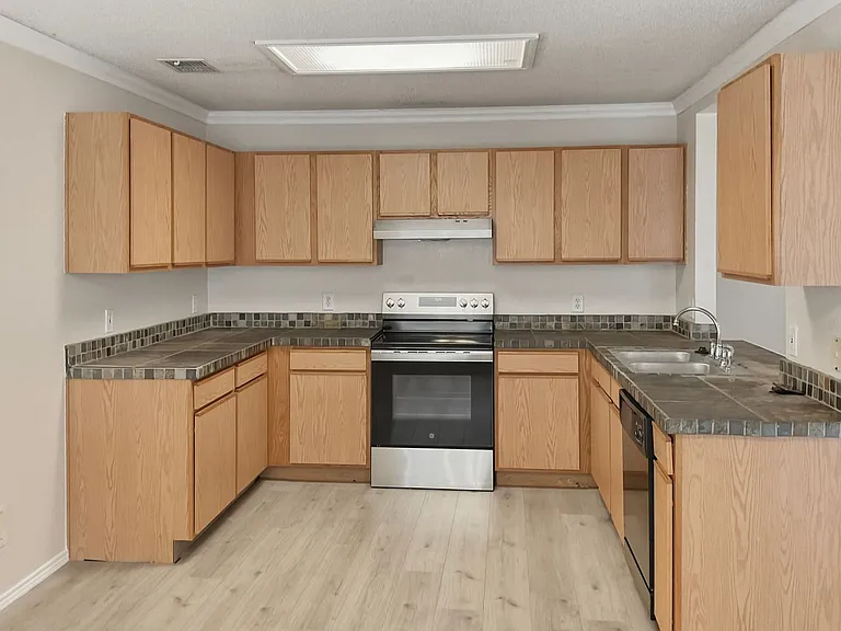 10112 Chapel Glen Ter — Photo 13