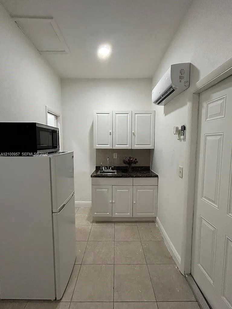 Chateau Royal Estates — Photo 2