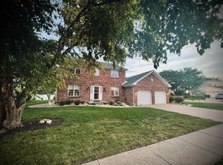 3014 Providence Dr, Bloomington, IL 61704