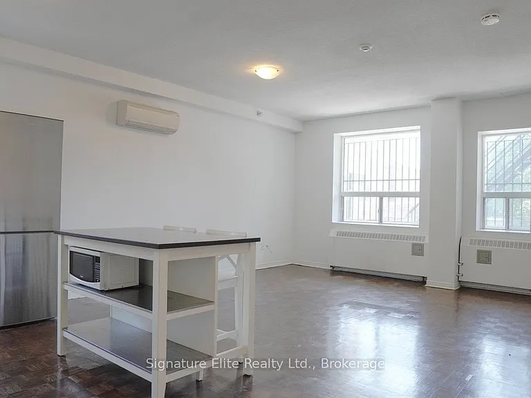 529 Danforth Ave #2 — Photo 2