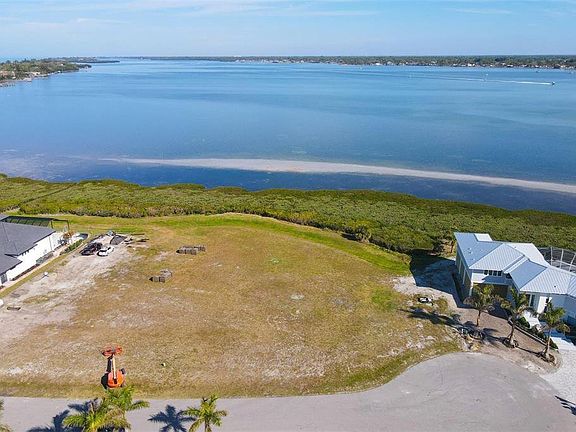 2nd image of 5248 The Pointe