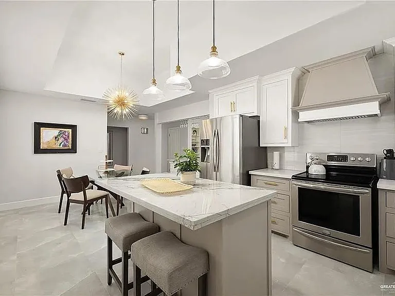 312 Xanthisma Ave — Photo 19