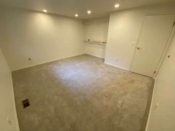 12020 NE 66th St, Kirkland, WA 98033