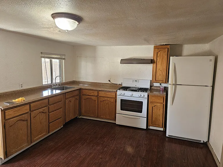 8715 Blossom Ave — Photo 4