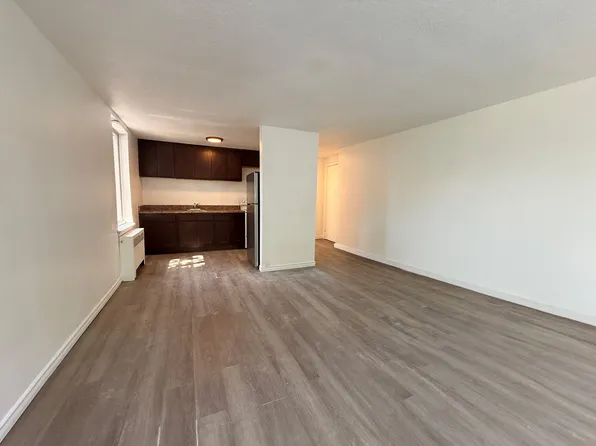 2407 Lake Shore Blvd W #22, Toronto, ON M8V 1C5