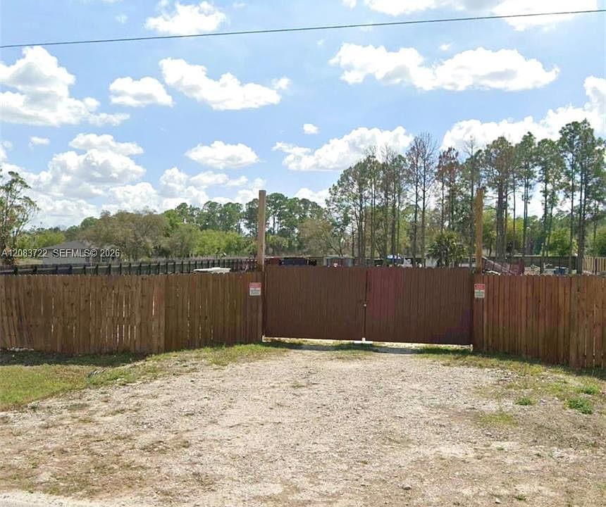 2nd image of 490 Avenida Del Sur