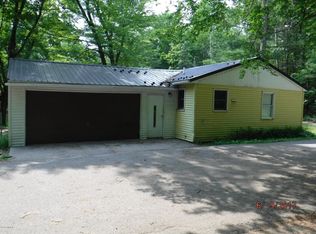 6876 E Maple St, Newaygo, MI 49337