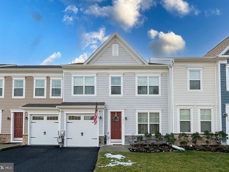 1st image of 19222 Sandstone Ln #3204