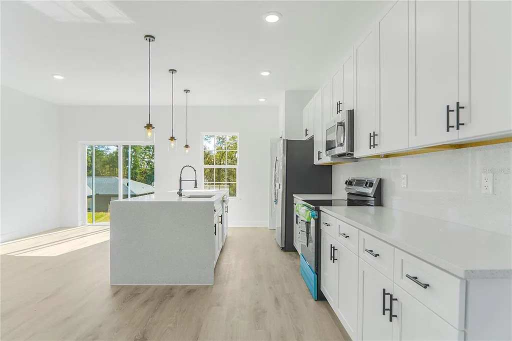 4 bed, 2.0 bath, 1774 sqft, $1,980 — Photo 3