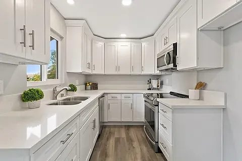 3519 Van Dyke Ave #4 — Photo 3