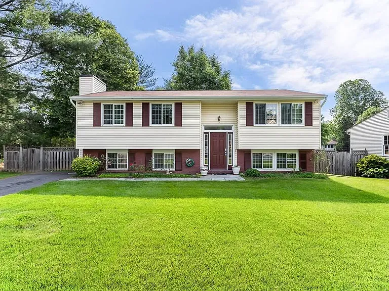 1106 Bicksler Dr — Photo 10