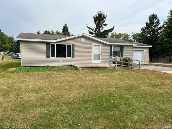 2239 Brent St, Croswell, MI 48422