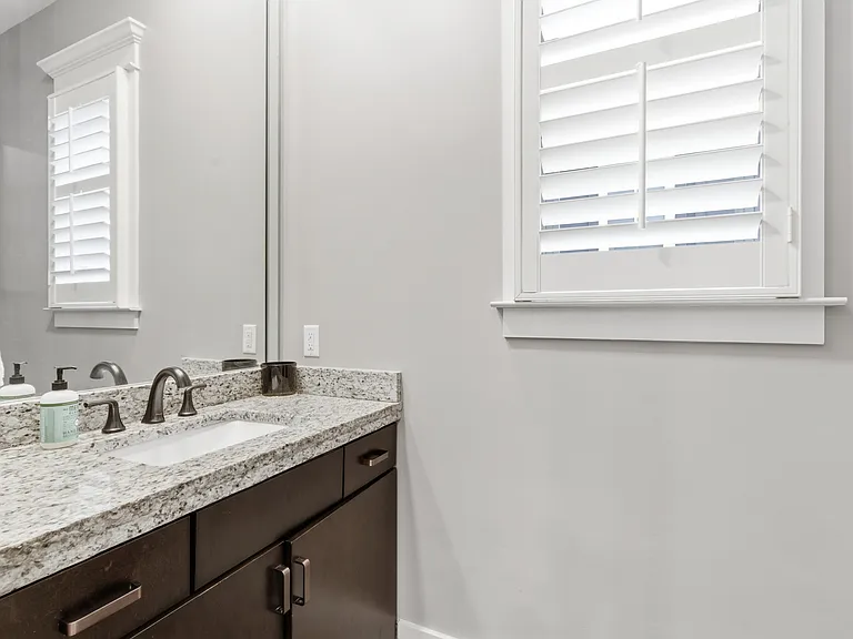 1034 Burchwood Ave — Photo 13