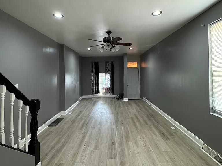 625 N Linwood Ave — Photo 1