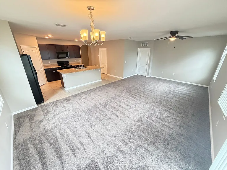 2915 Gibraltar Blvd — Photo 5