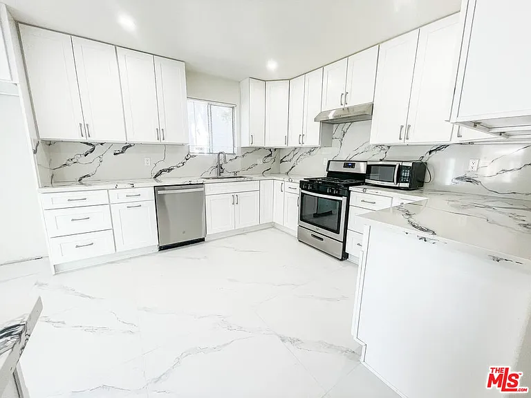 12612 Hatteras St — Photo 7