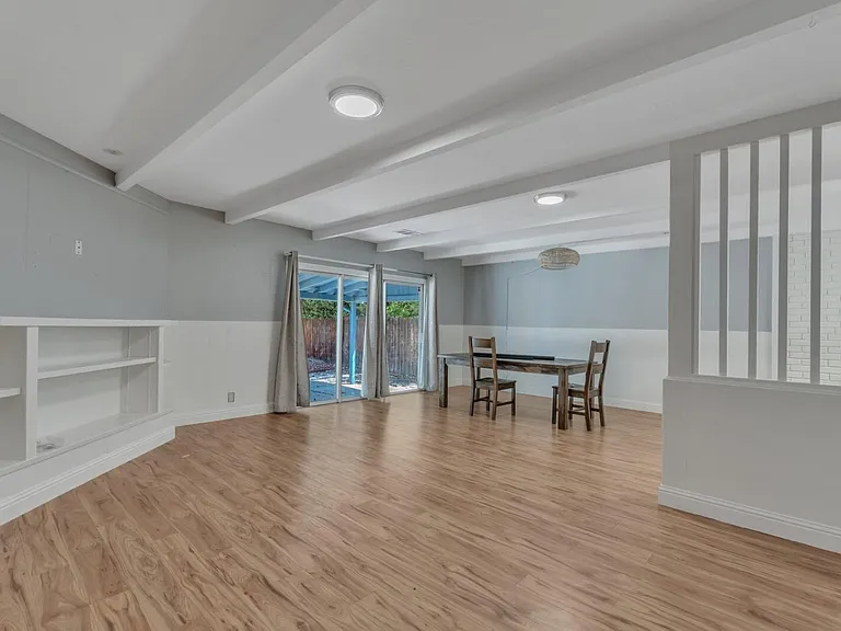 2725 Loyola Dr — Photo 8