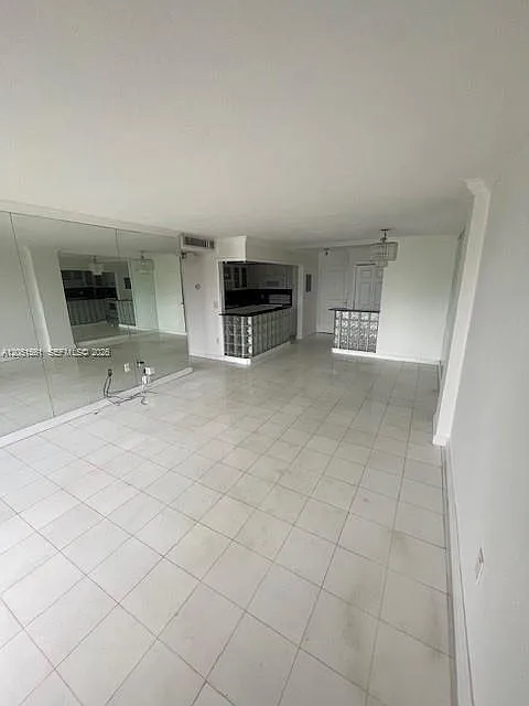 Brickell Biscayne Condo — Photo 2