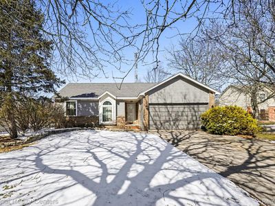 2510 Wenona Dr, Wixom, MI, 48393