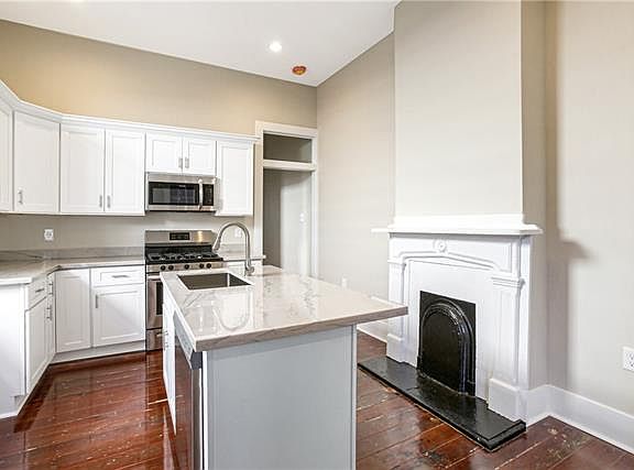 5th image of 306 Whitney Ave