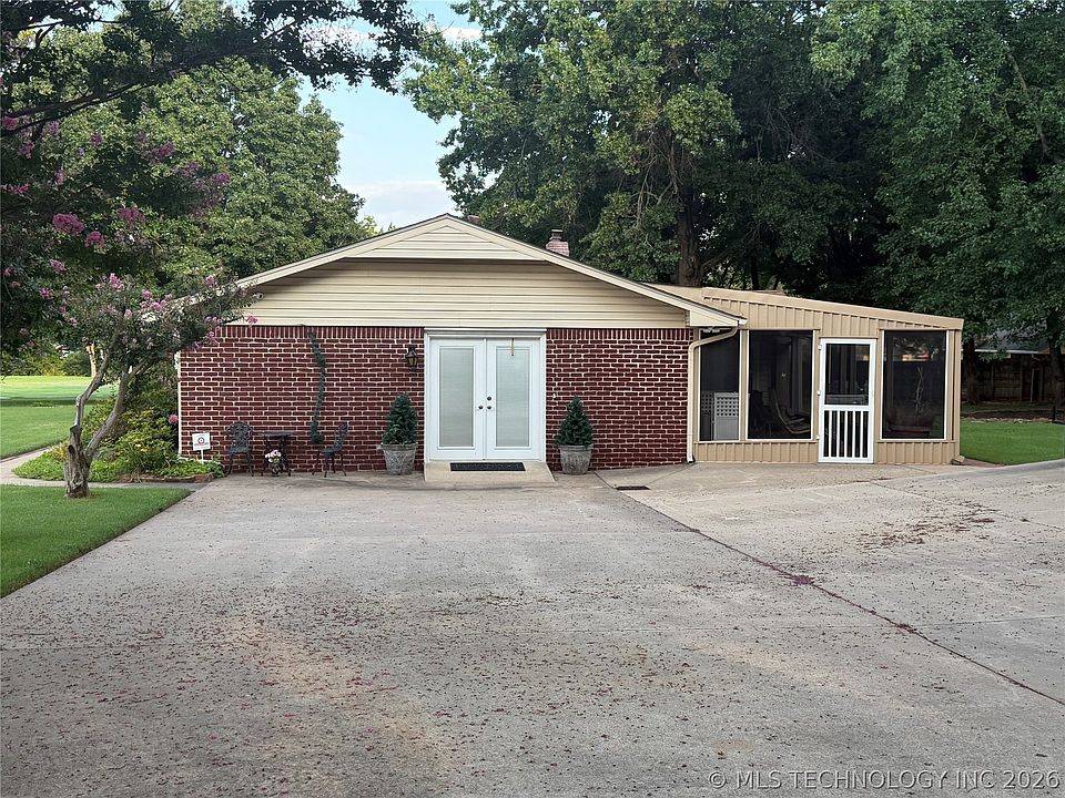 2nd image of 3201 E Harris Rd