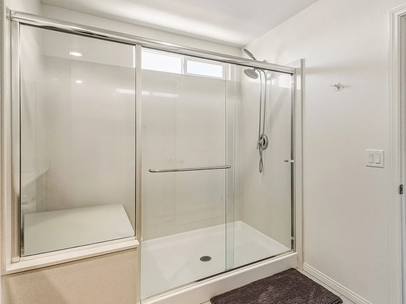 4 bed, 3.0 bath, 2126 sqft, $2,950 — Photo 2