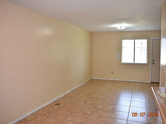 4th image of 136 Cheri Ln