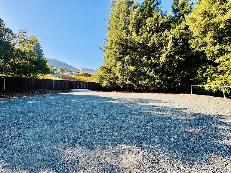 Montair Dr — Photo 21