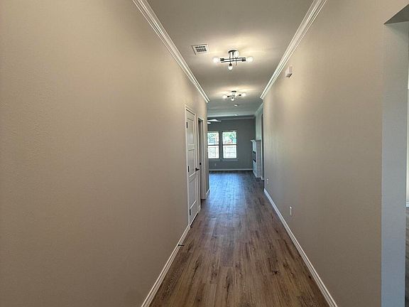 2nd image of 3122 Cedarhill Dr