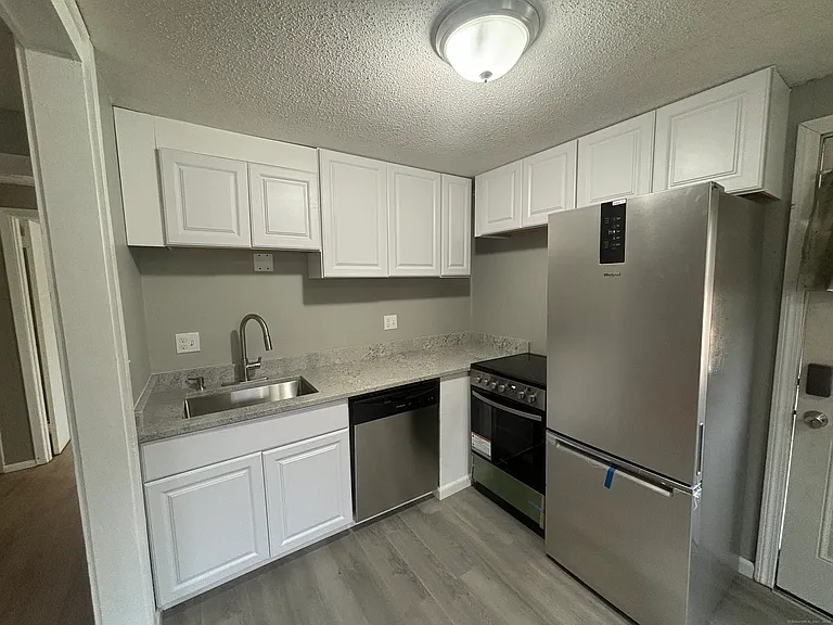9 White Oak Rd #D — Photo 9