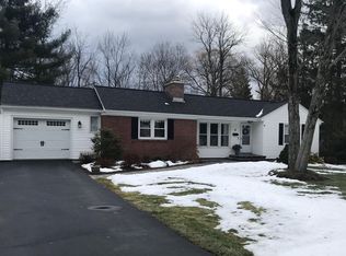 9 Wilshire Dr, Delmar, NY 12054