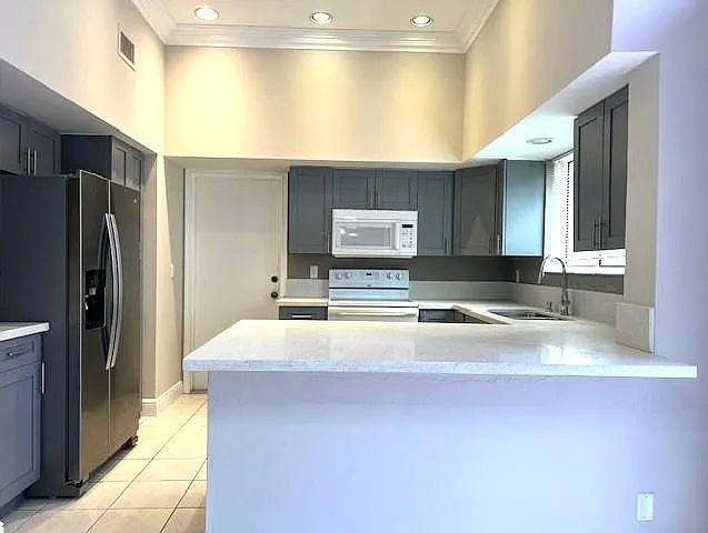 10110 NW 5th St — Photo 7