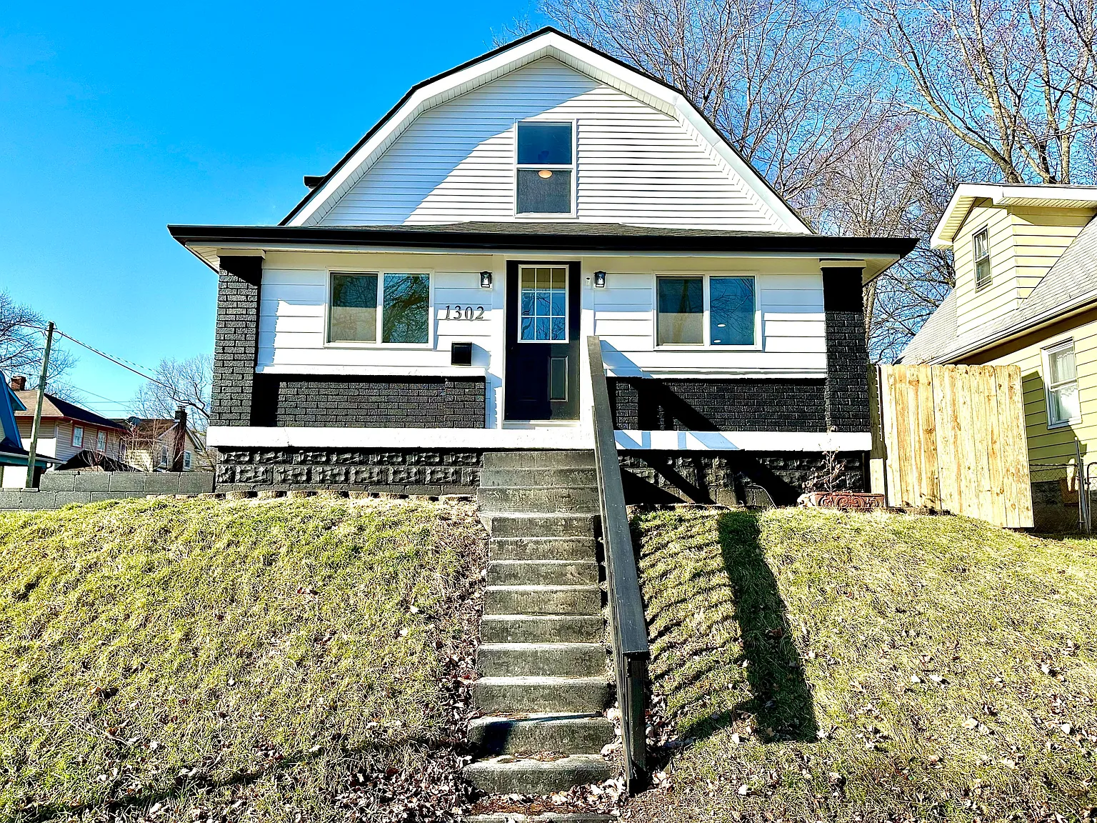 1302 N Tacoma Ave photo 1