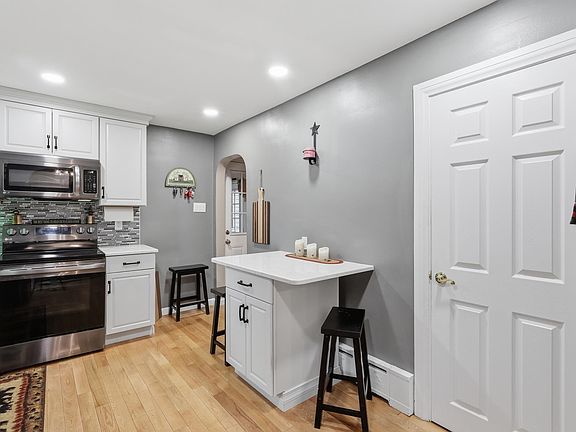 3rd image of 19 Patton Street