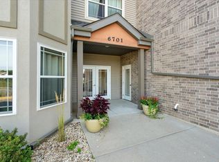 6701 Fairhaven Rd APT 111, Madison, WI 53719