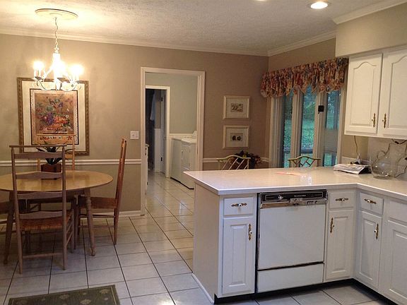 5th image of 308 Dawn Dr